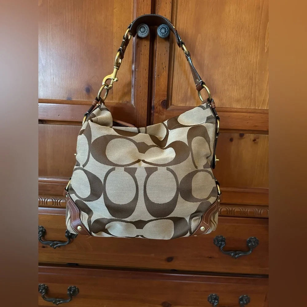Signature  Coach hobo tote Brown Shoulder Bag - Picture 2 of 9
